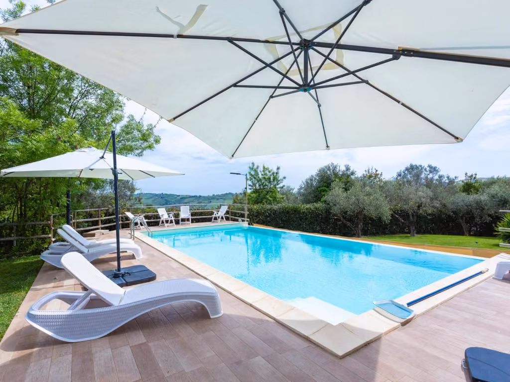 Veduta della piscina dell'Agriturismo Casale Vidorni